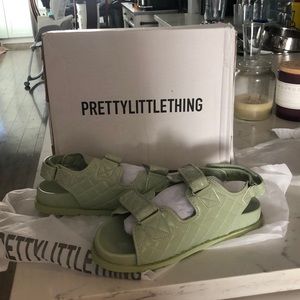 BRAND NEW NEVER WORN Sage Green Strap Sandals Size 8